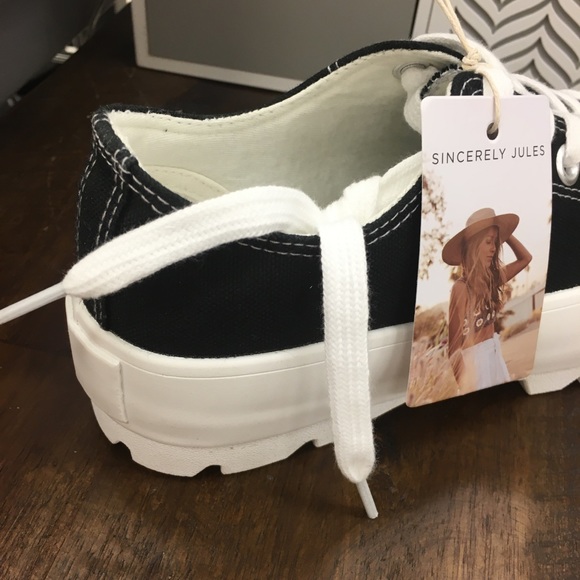 Sincerely Jules Black and white Sneaker’s 🖤low top🤍 - Picture 5 of 5